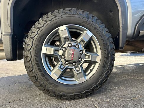 Used 2025 GMC Sierra 2500 SLT w/ SLT Premium Package image 18