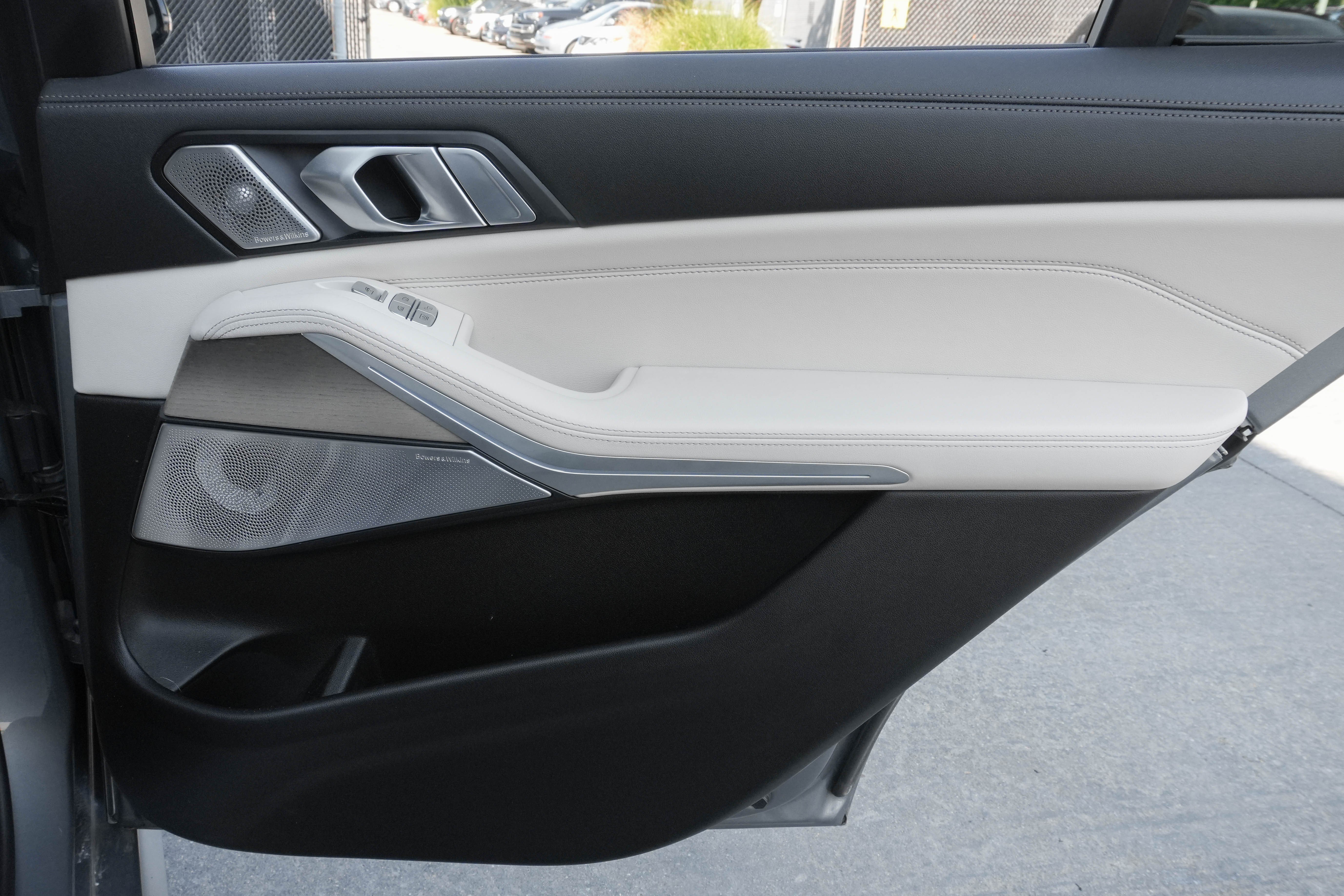 Certified 2024 BMW X7 M60i AWD/4WD image 36