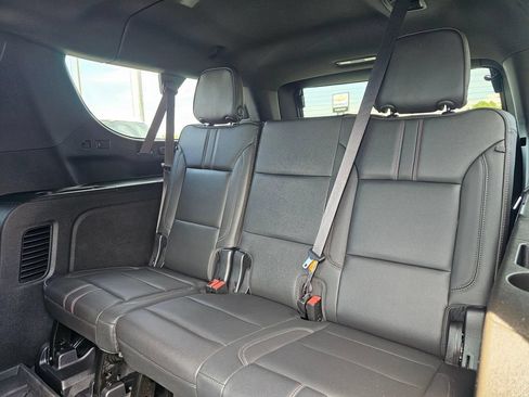 Used 2022 Chevrolet Suburban RST w/ Luxury Package AWD/4WD image 21