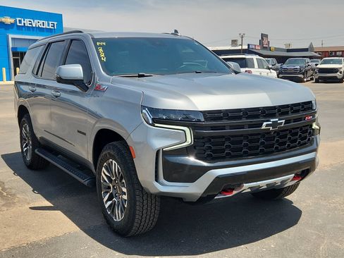 Used 2024 Chevrolet Tahoe Z71 w/ Luxury Package AWD/4WD image 6