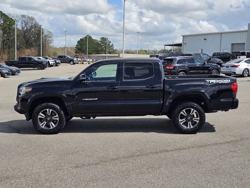 Used 2019 Toyota Tacoma TRD Sport image 12