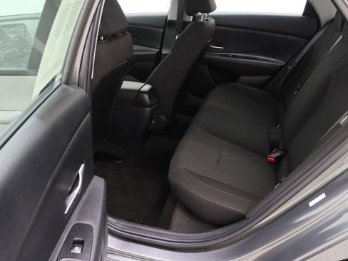 Used 2025 Hyundai Elantra SE image 26