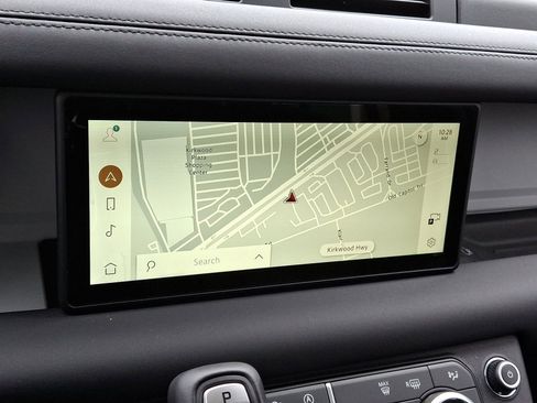 Used 2024 Land Rover Defender 110 S image 18