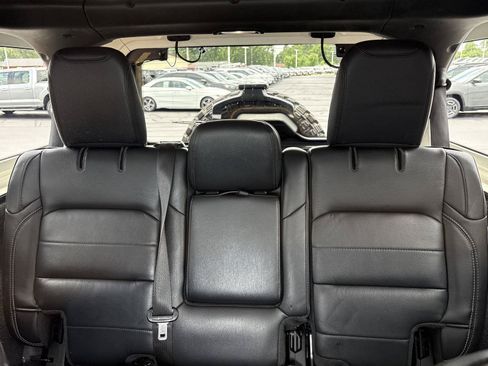 Used 2019 Jeep Wrangler Unlimited Sahara w/ LED Lighting Group AWD/4WD image 31