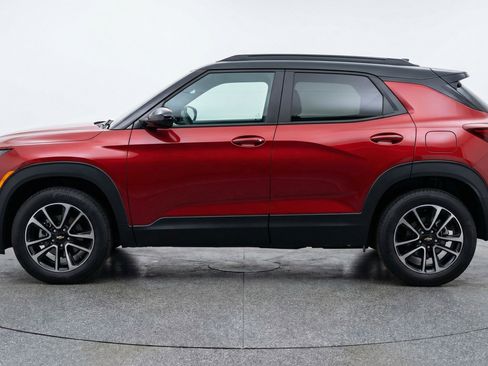 Used 2025 Chevrolet TrailBlazer LT image 5