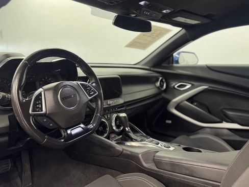 Used 2020 Chevrolet Camaro LT w/ Technology Package RWD image 8