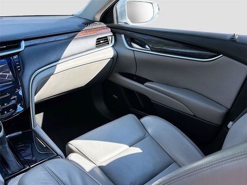 Used 2017 Cadillac XTS Luxury FWD image 24