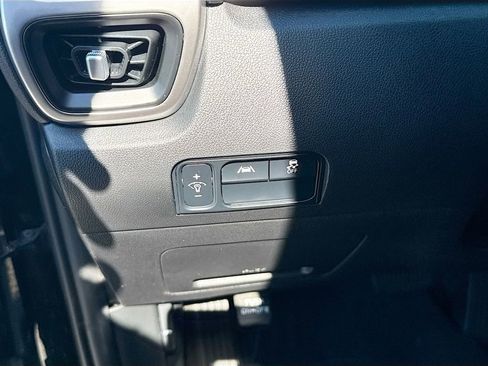 Used 2021 Kia Sorento LX AWD/4WD image 22