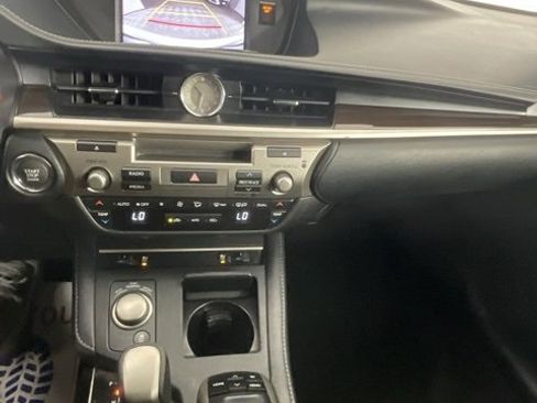 Used 2018 Lexus ES 350 w/ Navigation System Package image 20