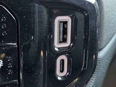 Certified 2024 Chevrolet Silverado 1500 High Country w/ Technology Package image 22