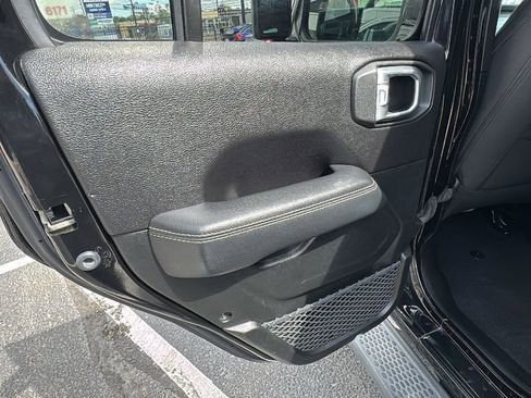 Used 2020 Jeep Wrangler Unlimited Sahara AWD/4WD image 14