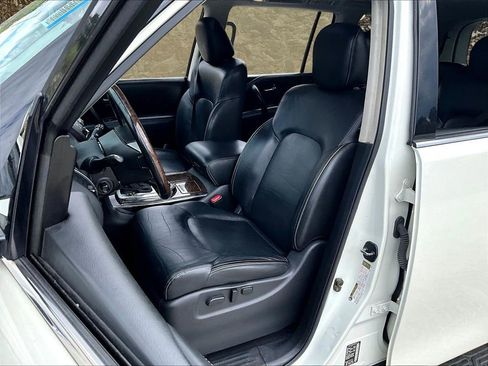 Used 2017 INFINITI QX80 4WD image 24