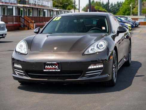 Used 2013 Porsche Panamera 4 w/ Premium Pkg image 4