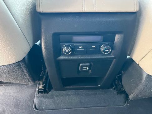 Used 2022 Chevrolet Traverse LS AWD/4WD image 21