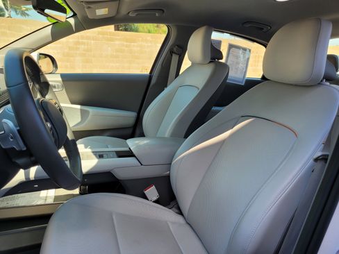 Used 2023 Hyundai Ioniq 6 SEL RWD image 10