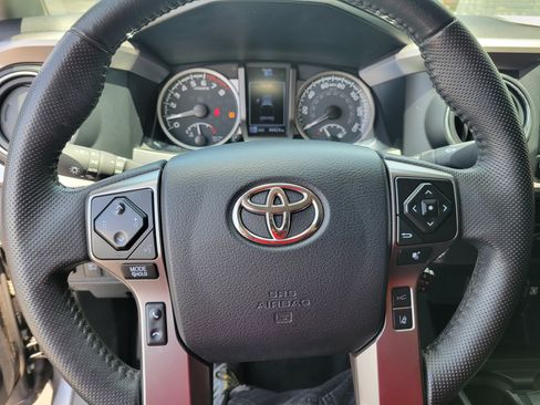 Used 2023 Toyota Tacoma SR5 RWD image 17