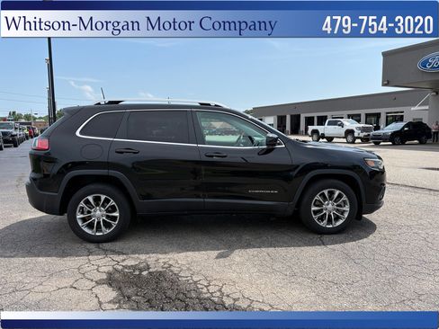 Used 2019 Jeep Cherokee Latitude Plus FWD image 4