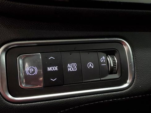 Used 2025 Buick Enclave Preferred image 28