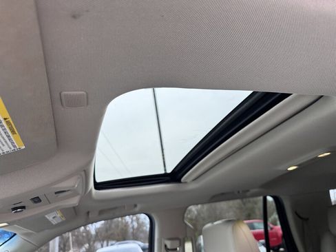 Used 2017 Cadillac Escalade Luxury image 20