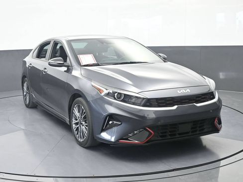Used 2024 Kia Forte GT-Line w/ GT-Line Premium Package FWD image 9