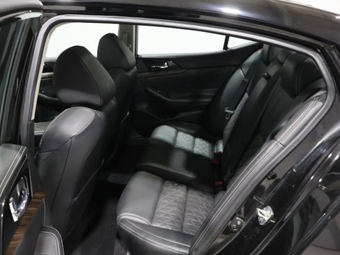 Used 2016 Nissan Maxima Platinum image 19