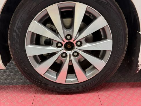 Used 2011 Toyota Avalon Limited FWD image 40