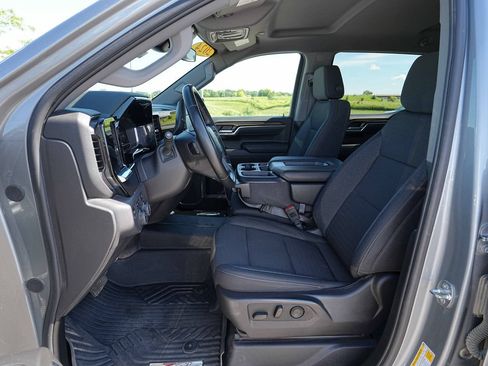 Used 2024 Chevrolet Silverado 1500 RST AWD/4WD image 15