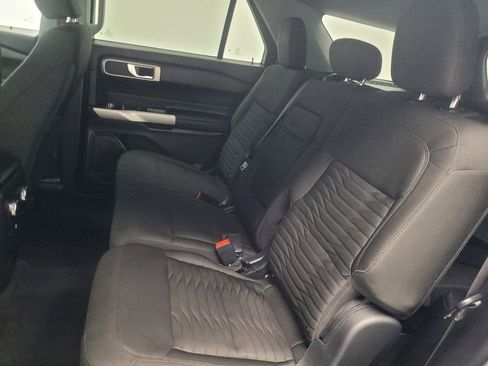 Used 2021 Ford Explorer XLT w/ Class III Trailer Tow Package AWD/4WD image 18