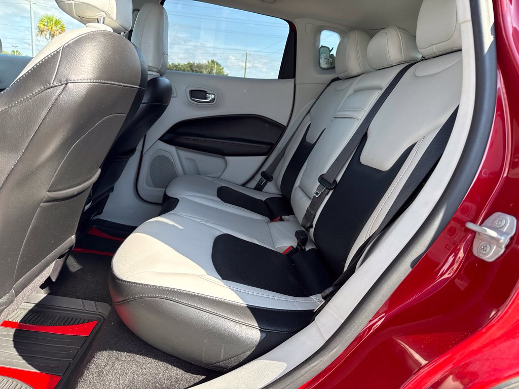 Used 2018 Jeep Compass Limited w/ Navigation Group AWD/4WD image 9