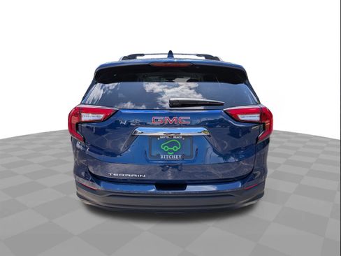 Certified 2023 GMC Terrain SLE w/ Driver Convenience Package FWD image 5