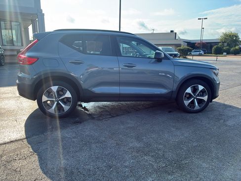 Used 2023 Volvo XC40 B4 Ultimate FWD image 8