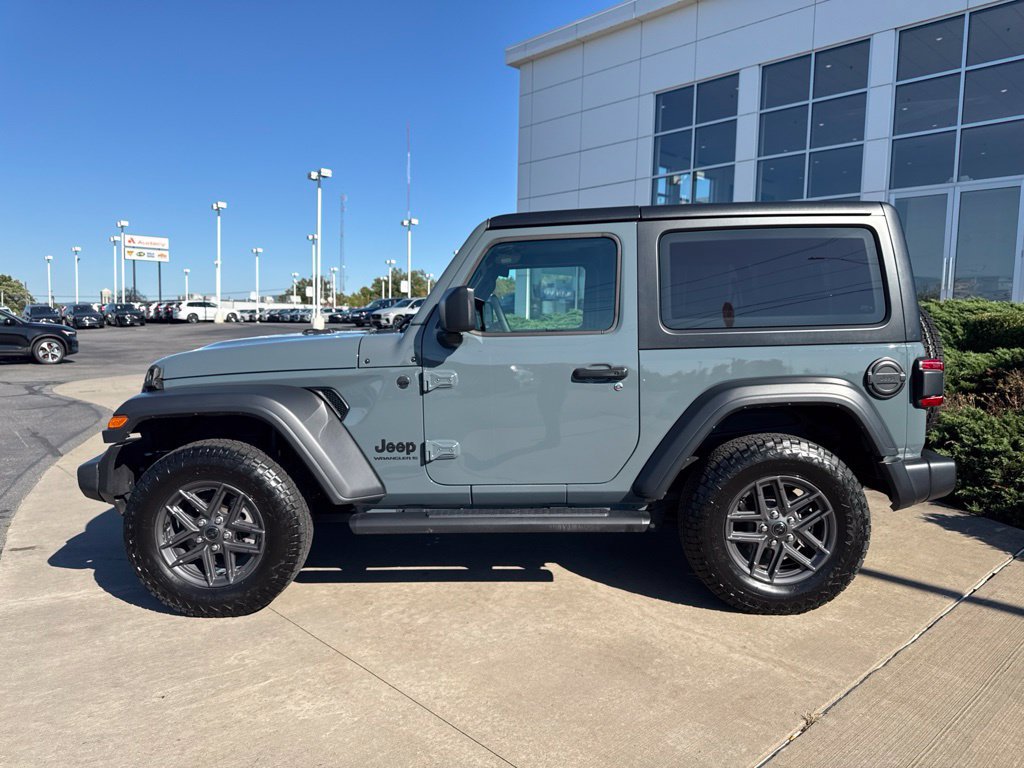 Used 2024 Jeep Wrangler Sport AWD/4WD image 8