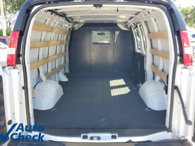 Used 2025 Chevrolet Express 2500 w/ Driver Convenience Package RWD image 9