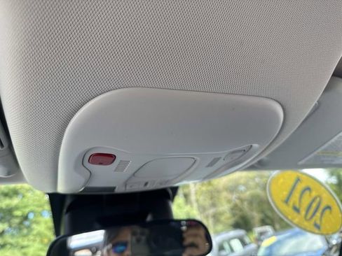 Used 2021 Jeep Renegade Latitude image 25