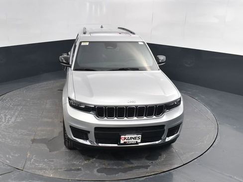 New 2026 Jeep Grand Cherokee L Laredo image 37