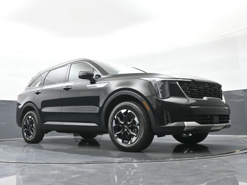 Used 2024 Kia Sorento S w/ Panoramic Sunroof Package image 40