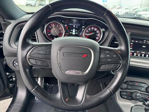 Used 2023 Dodge Challenger SXT image 16