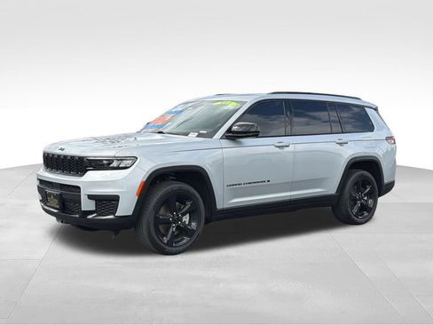 Used 2023 Jeep Grand Cherokee L Laredo AWD/4WD image 3