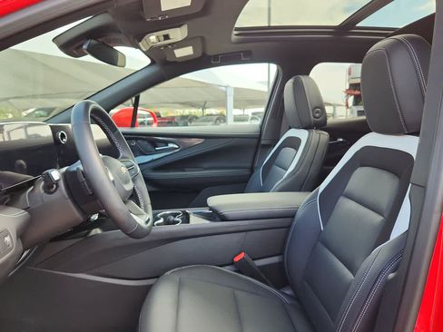 Used 2024 Chevrolet Blazer EV LT image 15