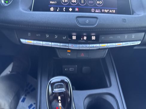 Used 2020 Cadillac XT4 Premium Luxury AWD/4WD image 19