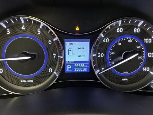 Used 2017 INFINITI QX80 2WD w/ Driver Assistance Package image 16