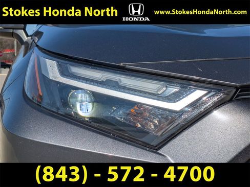 Used 2022 Toyota RAV4 XLE Premium image 10