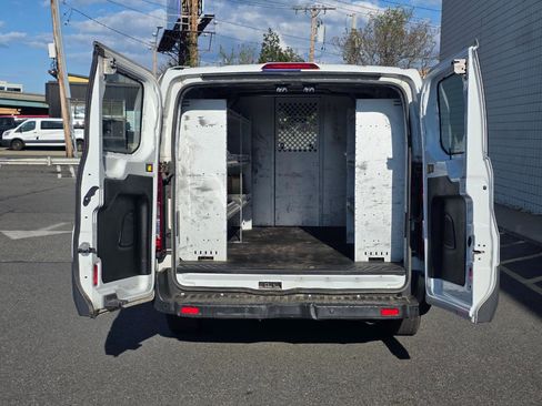 Used 2015 Ford Transit 150 130 Low Roof w/ Exterior Upgrade Package RWD image 9