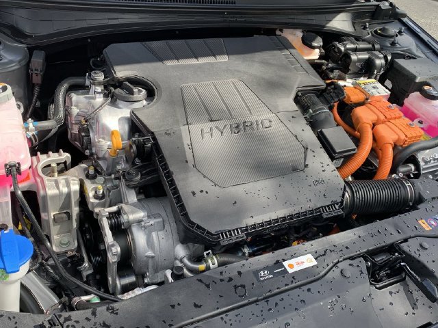 Used 2025 Hyundai Elantra SEL FWD image 16