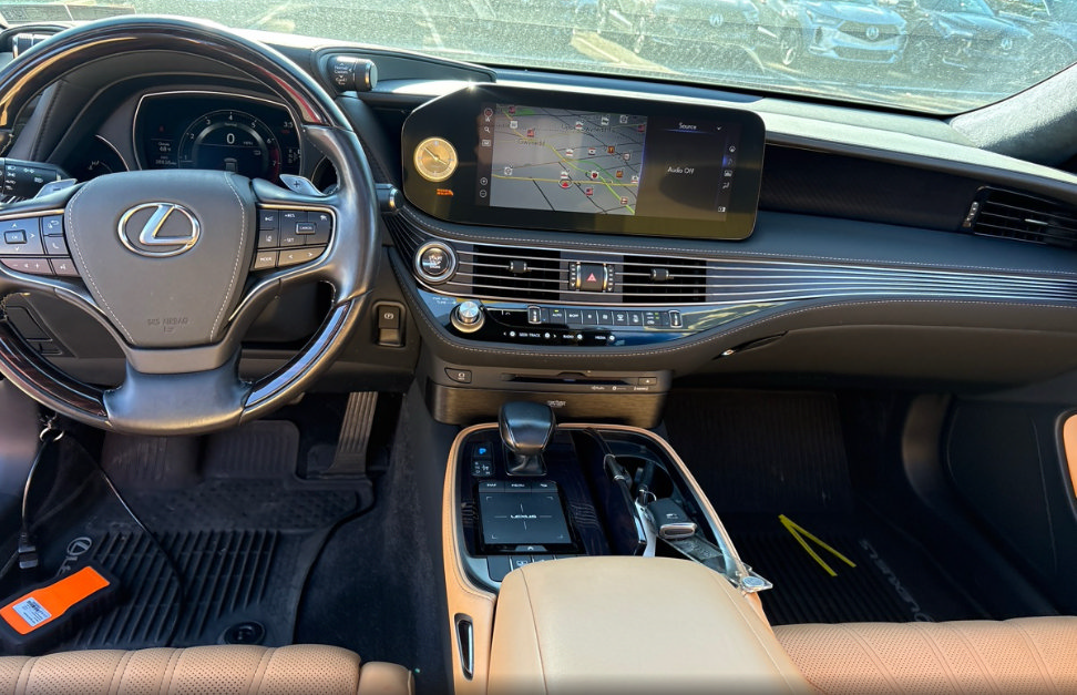 Used 2022 Lexus LS 500 AWD w/ Interior Upgrade Package image 8
