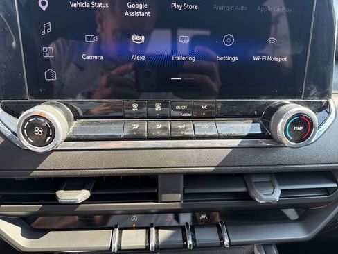 Used 2024 Chevrolet Colorado Trail Boss w/ Technology Package AWD/4WD image 21