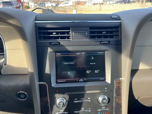 Used 2015 Lincoln Navigator 4WD image 36