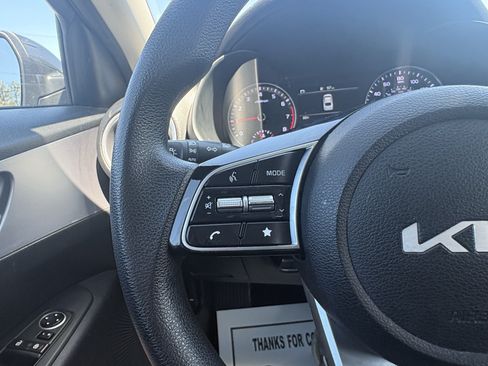 Used 2022 Kia Forte LXS FWD image 6