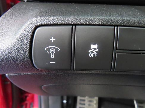 Used 2025 Hyundai Elantra Sport FWD image 12