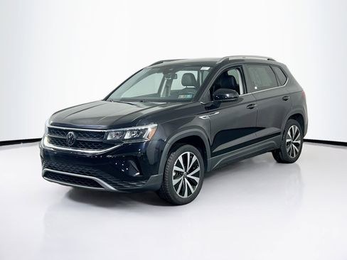 Used 2022 Volkswagen Taos SE AWD/4WD image 1